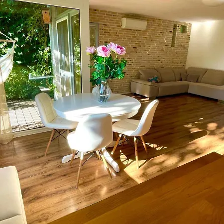 70m2 Romantic Living In The Old Town With Garden * Bratislava