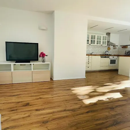 70m2 Romantic Living In The Old Town With Garden דירה