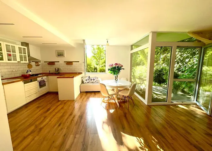 70m2 Romantic Living In The Old Town With Garden Appartement *