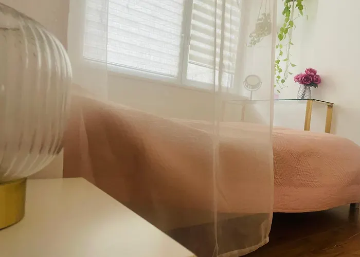 70m2 Romantic Living In The Old Town With Garden *