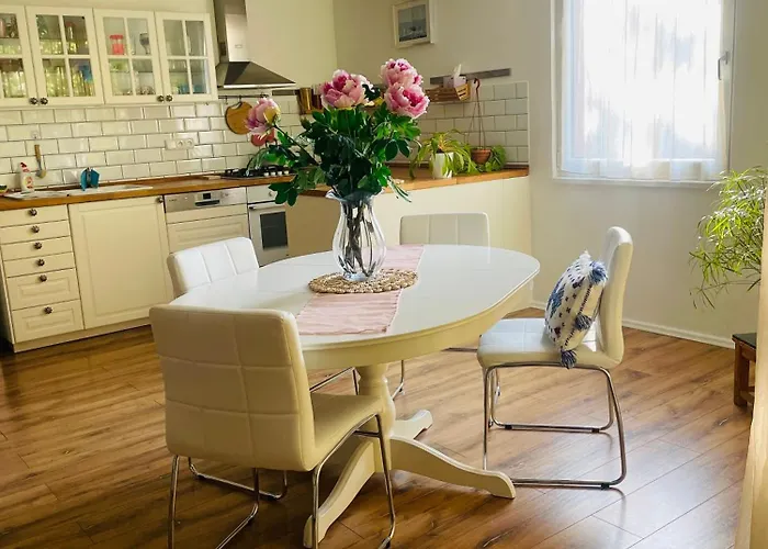 Apartmán 70m2 Romantic Living In The Old Town With Garden *