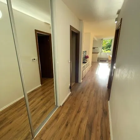 70m2 Romantic Living In The Old Town With Garden شقة