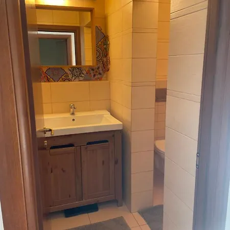 شقة 70m2 Romantic Living In The Old Town With Garden براتسيلافا