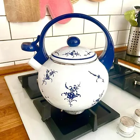 70m2 Romantic Living In The Old Town With Garden شقة *