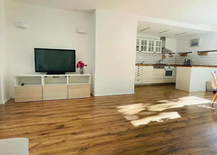 70m2 Romantic Living In The Old Town With Garden アパート