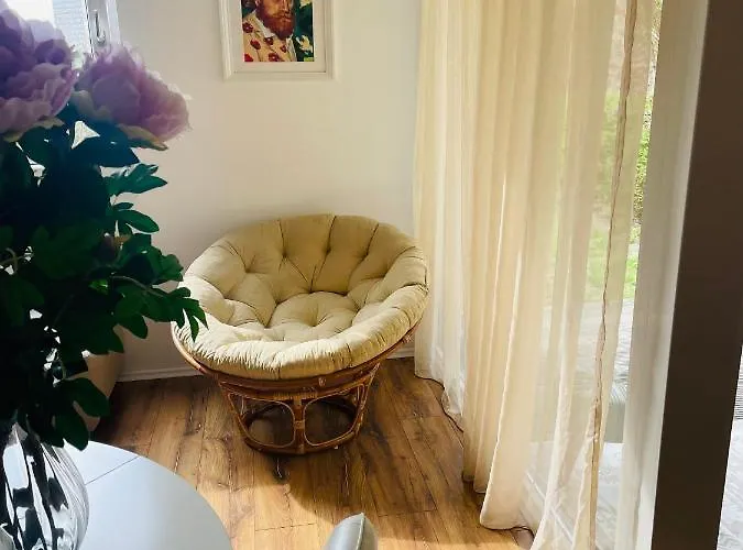 70m2 Romantic Living In The Old Town With Garden アパート