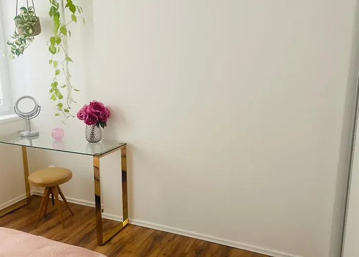 アパート 70m2 Romantic Living In The Old Town With Garden *